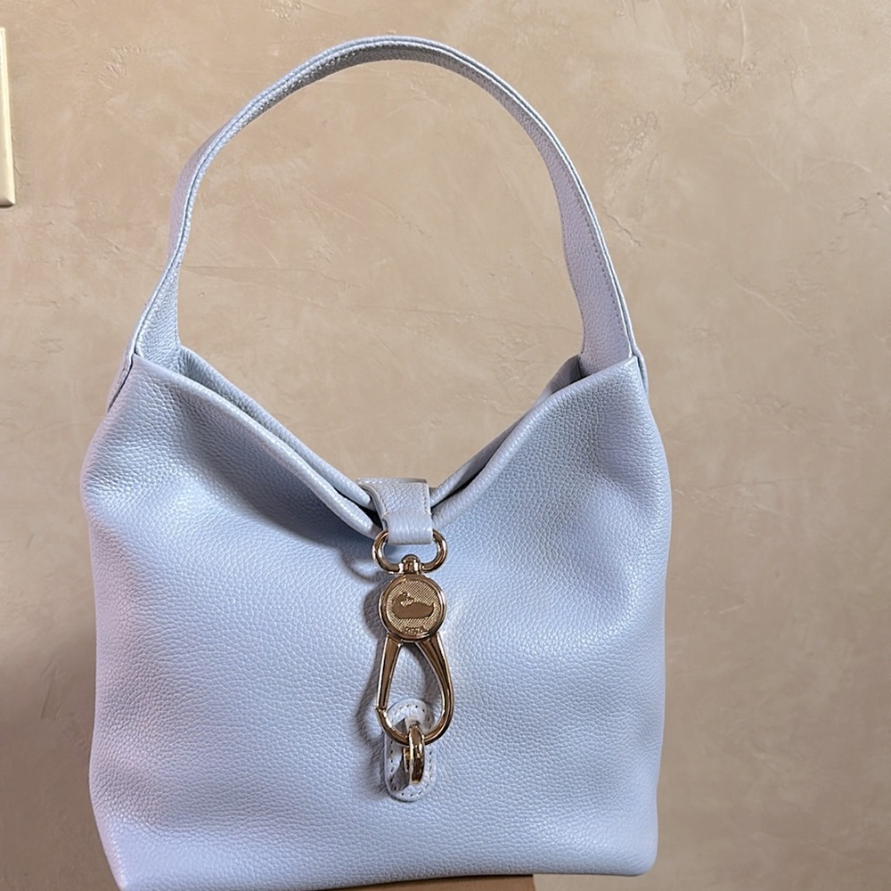NEW WITH TAGS‼️DOONEY & BOURKE PEBBLE GRAIN LOGO SAC HOBO💕
